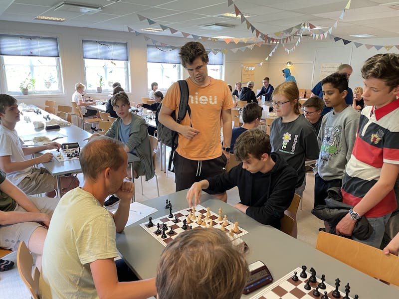 Magnus på besøk sommerleir